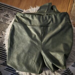 Lularoe Luxe army green leather like leggings L